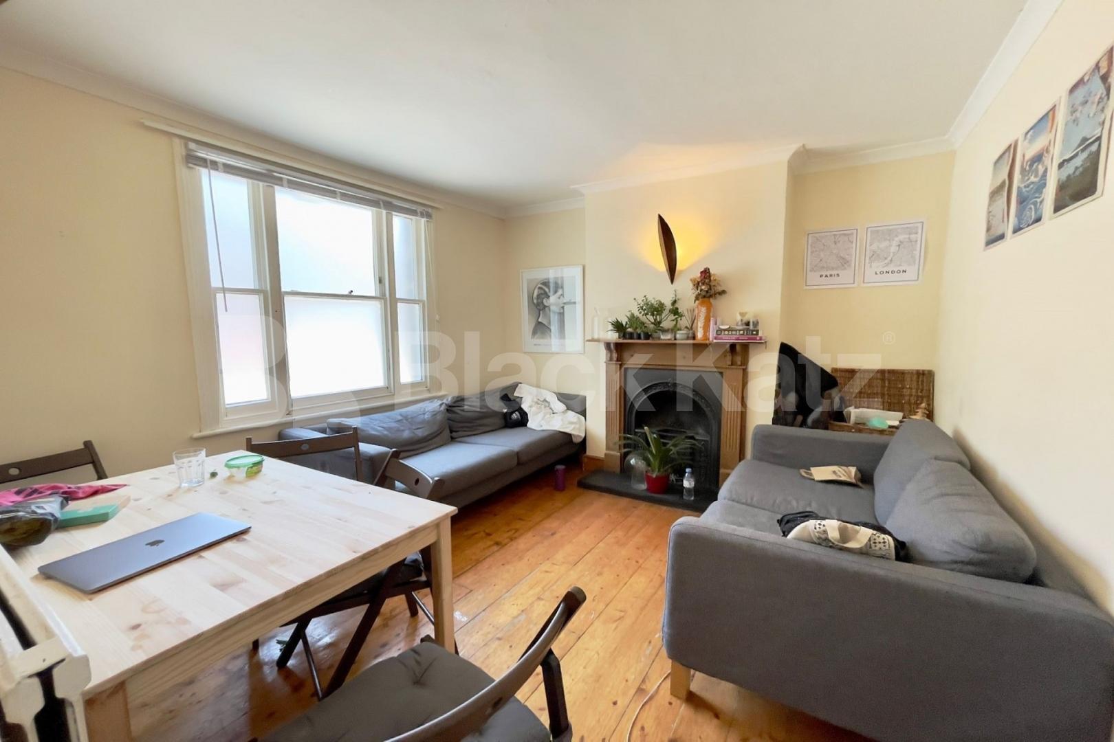 Georgian house,two bathrooms, charming patio garden & highly desirable address  Henshaw Street, Elephant and Castle/Borough